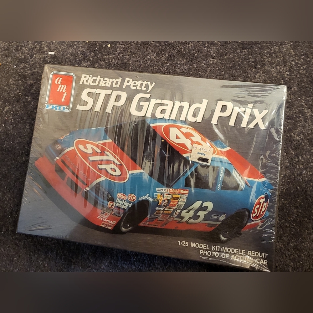 VTG AMT ERTL Richard Petty STP Grand Prix Model Kit -